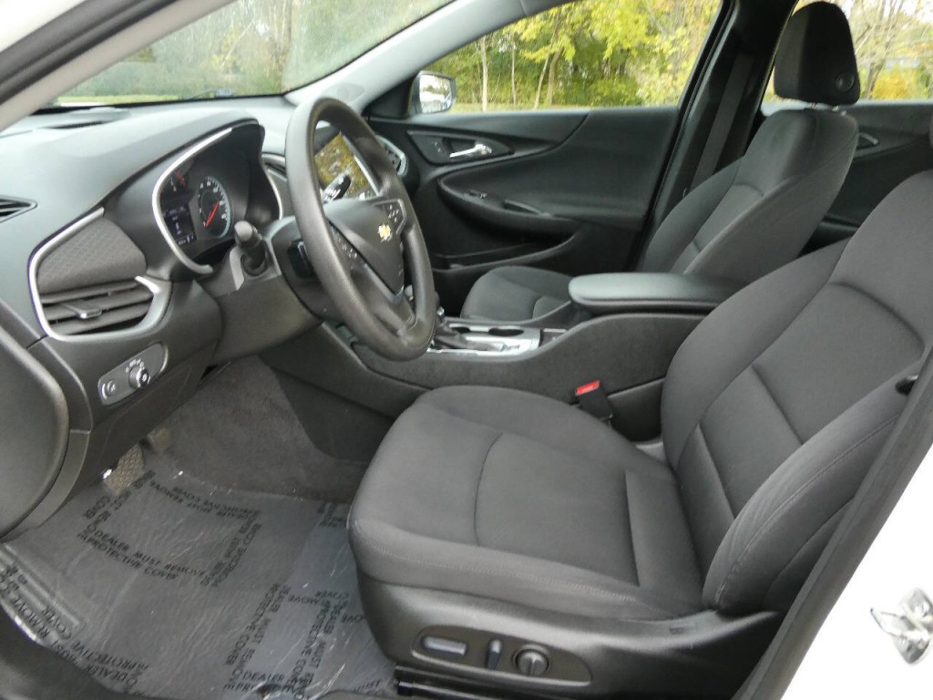 2023 Chevrolet Malibu Image 8