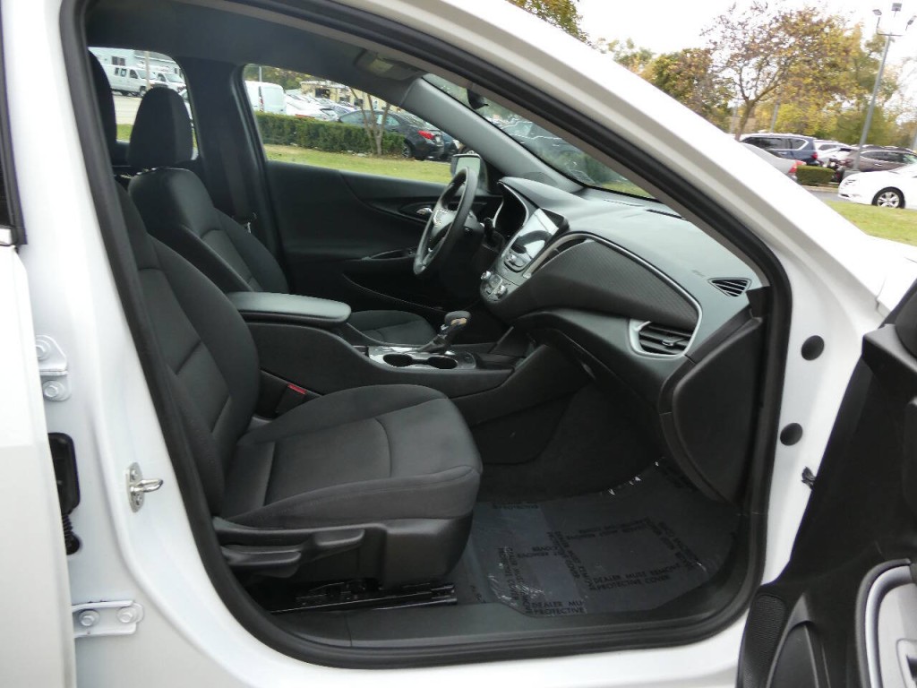 2023 Chevrolet Malibu Image 22