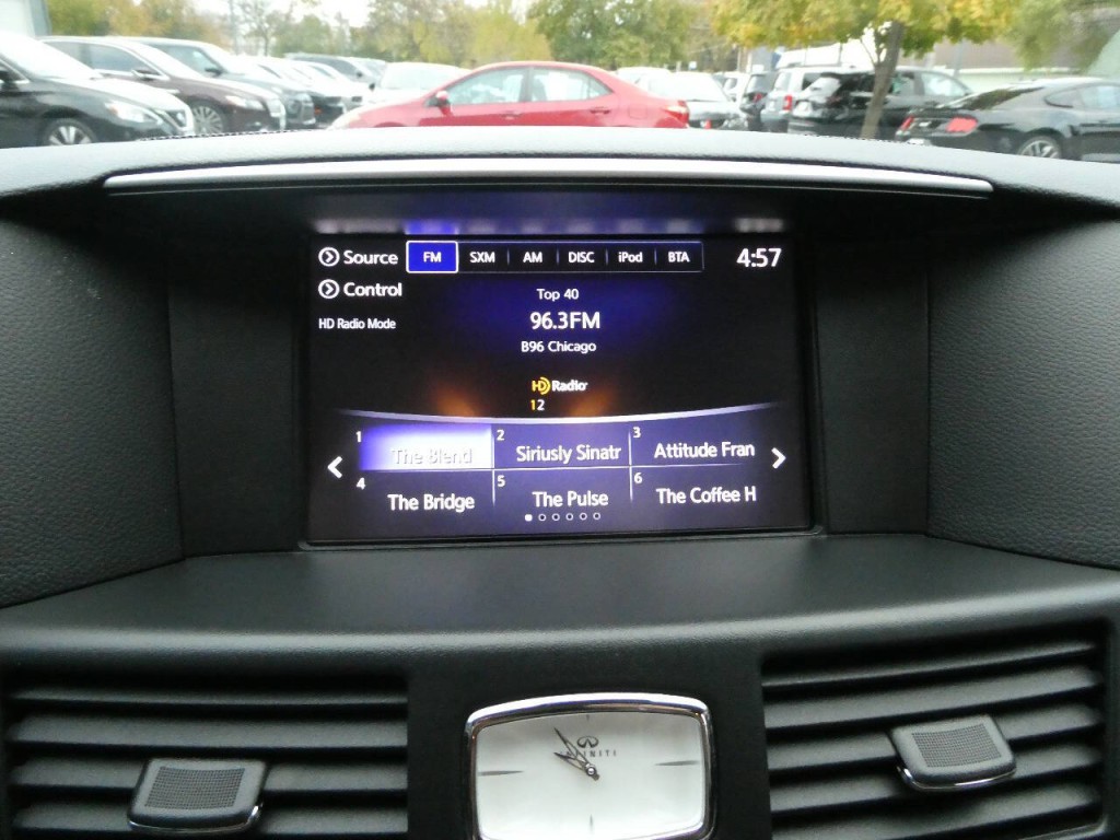 2019 INFINITI Q70 Image 19