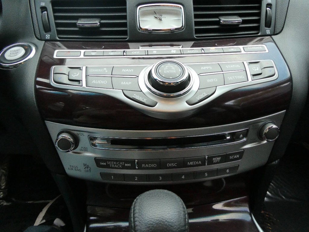 2019 INFINITI Q70 Image 21