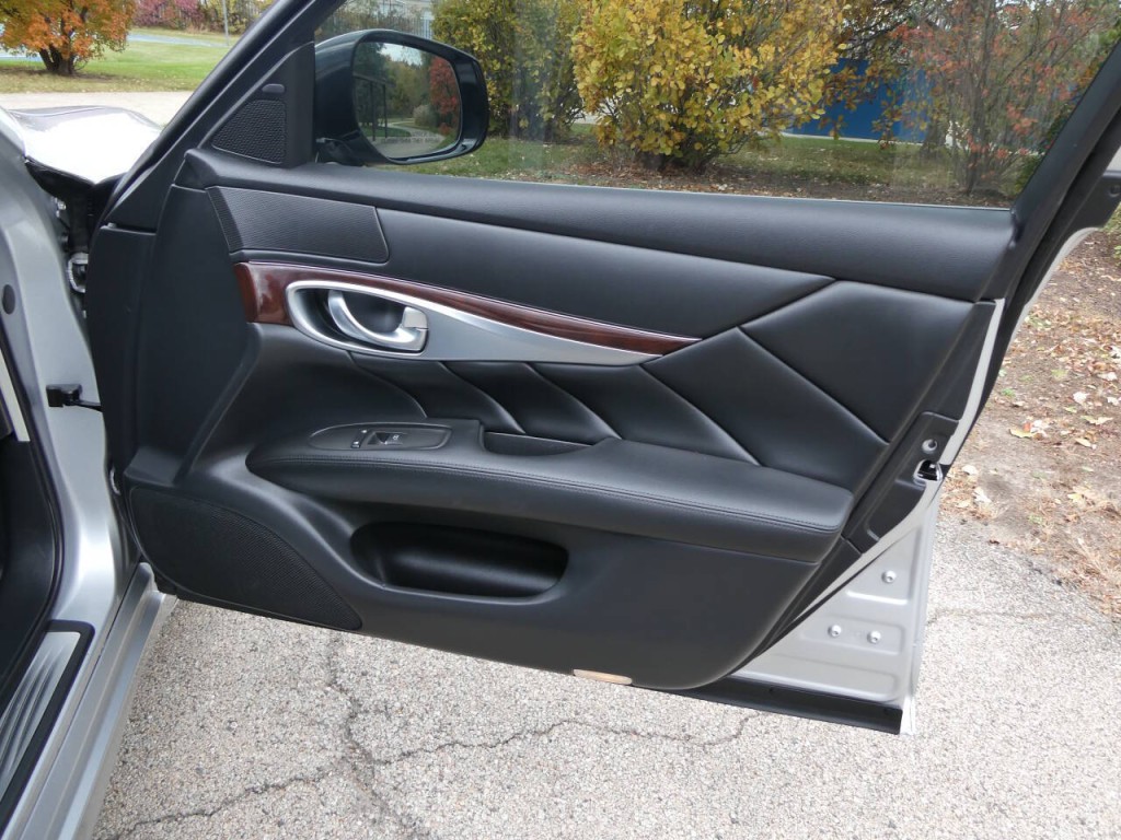 2019 INFINITI Q70 Image 34