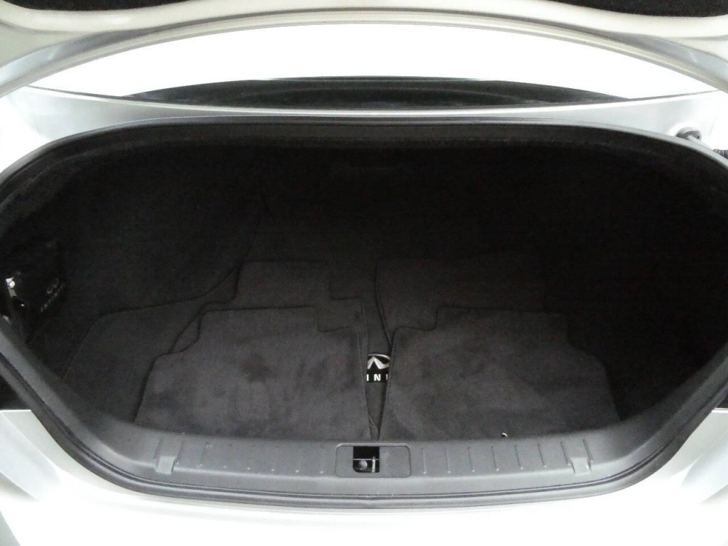 2019 INFINITI Q70 Image 35