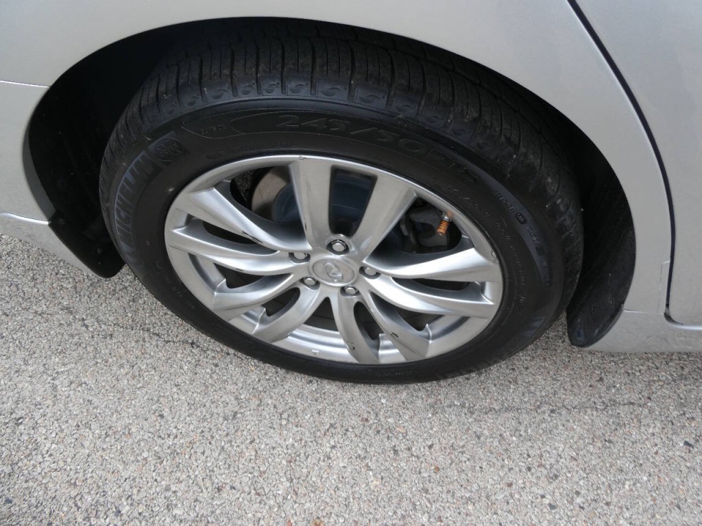 2019 INFINITI Q70 Image 36