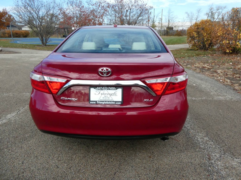 2017 Toyota Camry Image 5