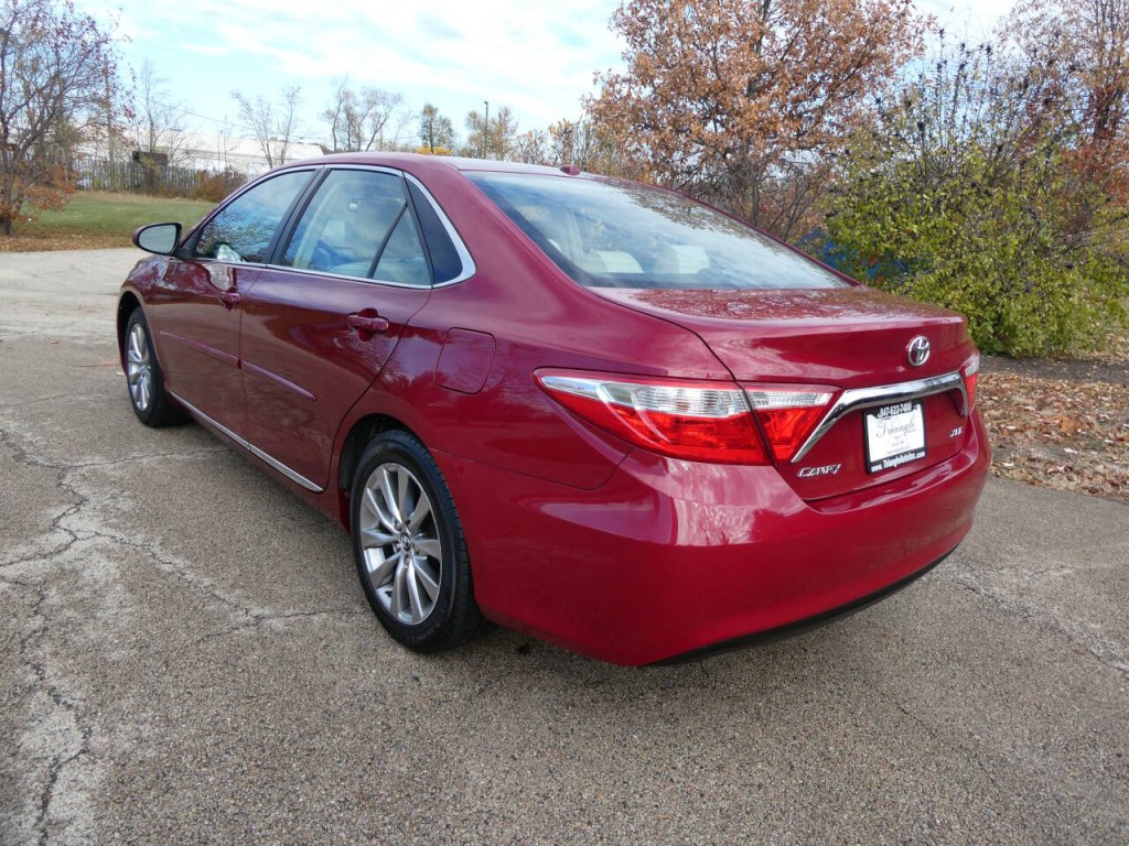 2017 Toyota Camry Image 6
