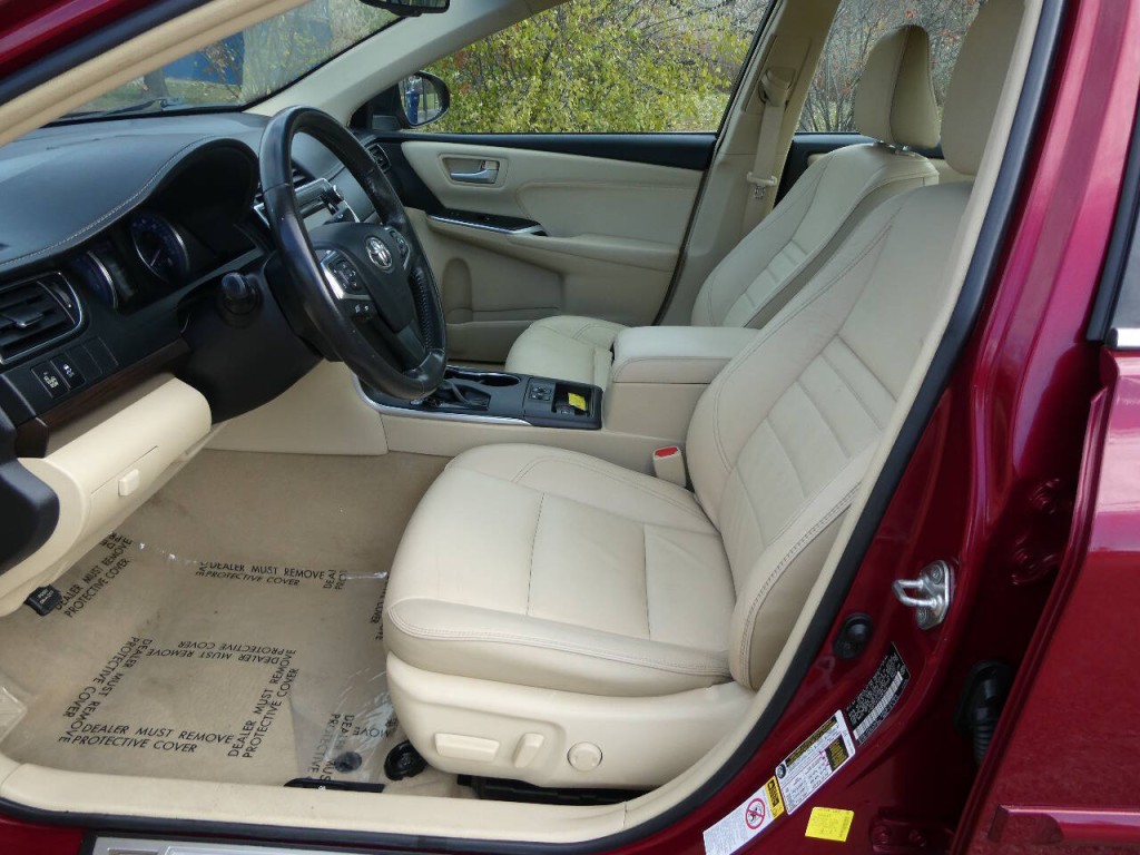 2017 Toyota Camry Image 8