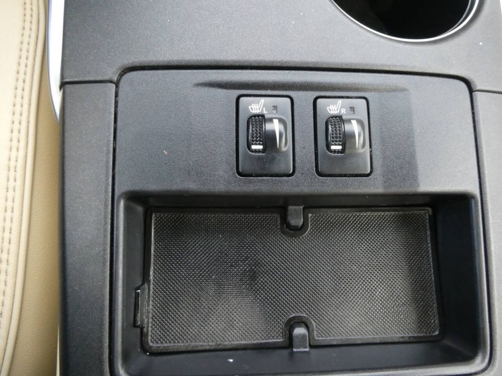 2017 Toyota Camry Image 18