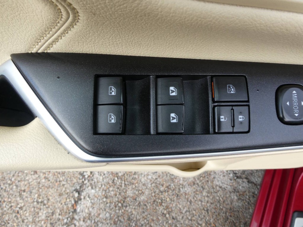 2017 Toyota Camry Image 23