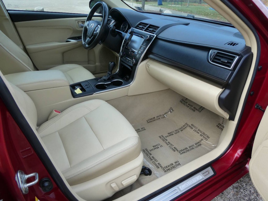 2017 Toyota Camry Image 27