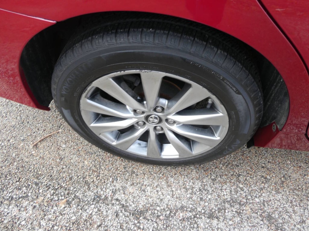 2017 Toyota Camry Image 30