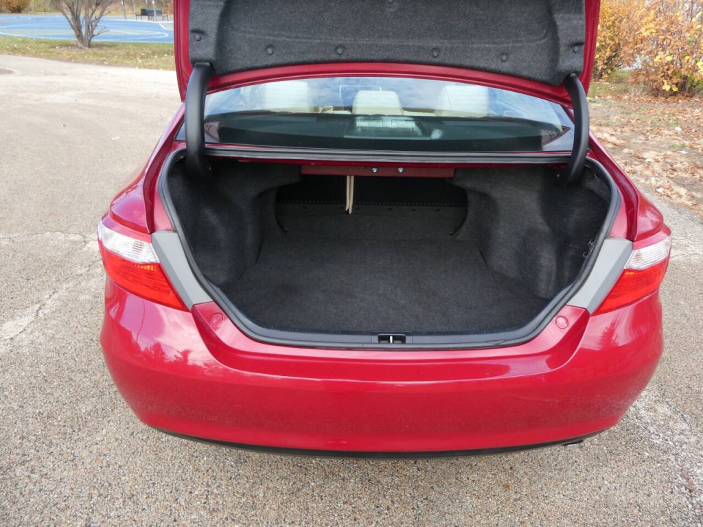 2017 Toyota Camry Image 31