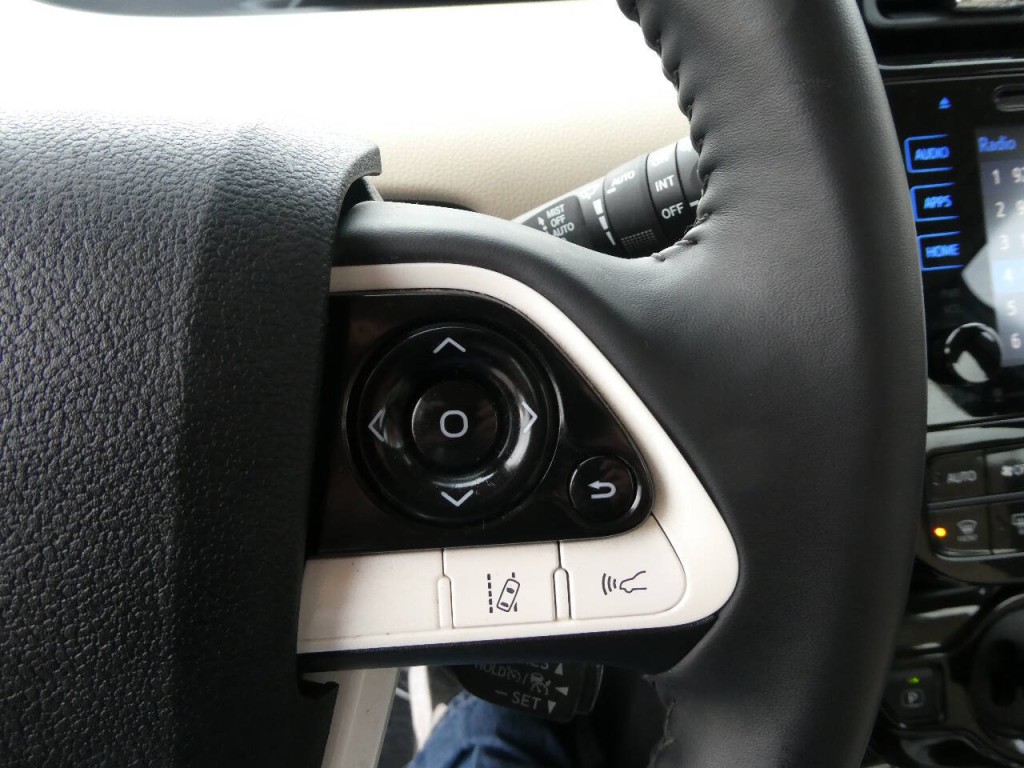 2016 Toyota Prius Image 13