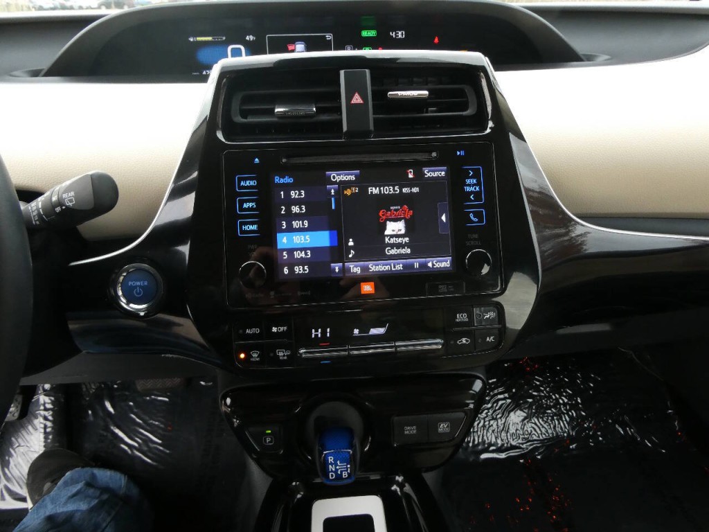 2016 Toyota Prius Image 17