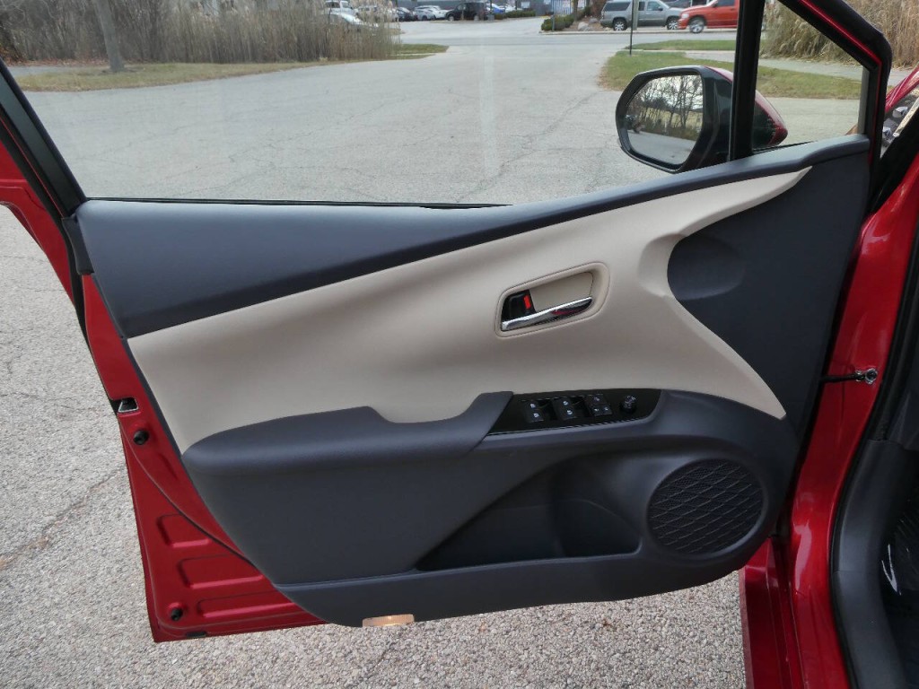 2016 Toyota Prius Image 28