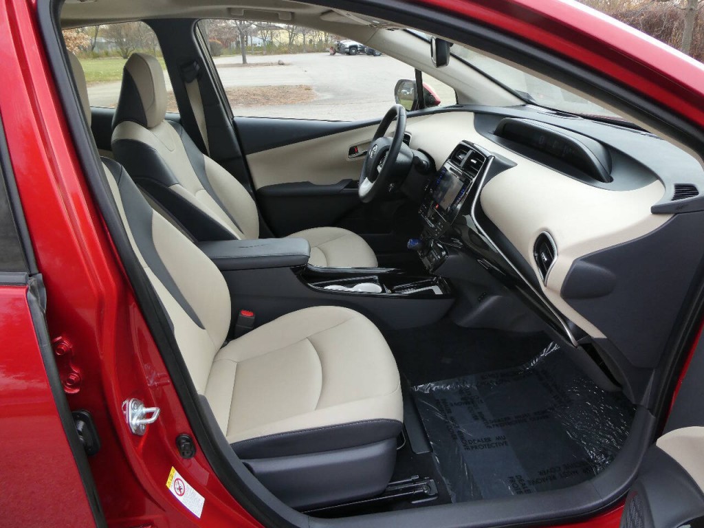2016 Toyota Prius Image 33