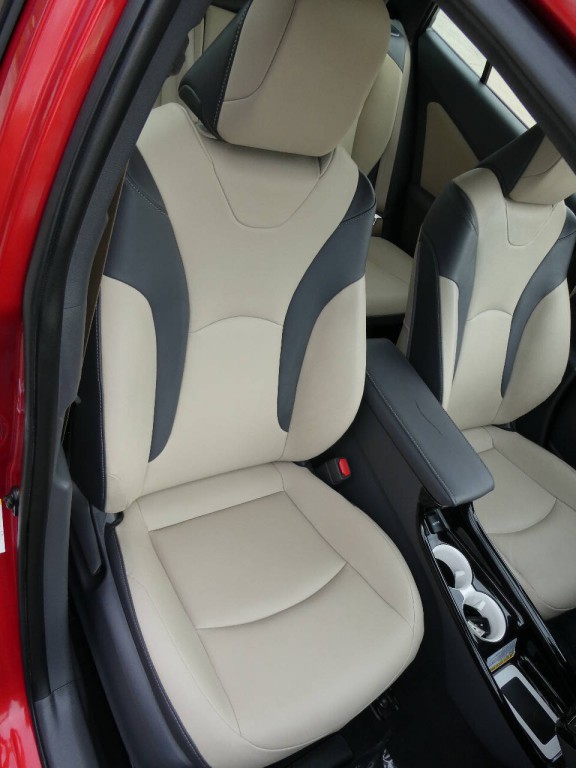 2016 Toyota Prius Image 35