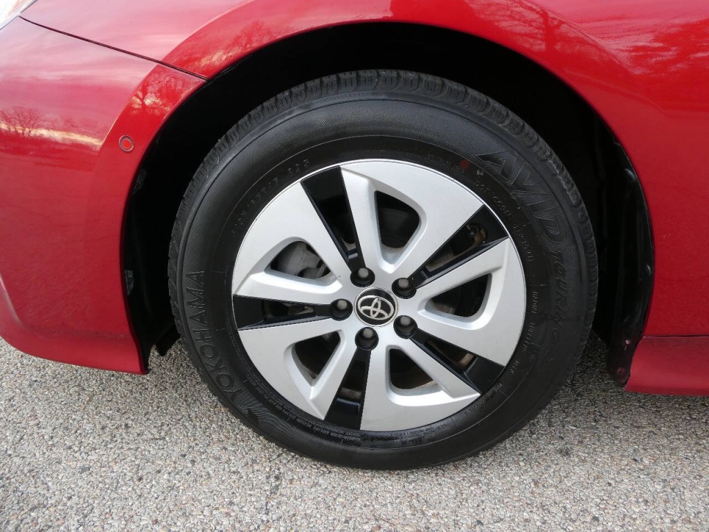 2016 Toyota Prius Image 38
