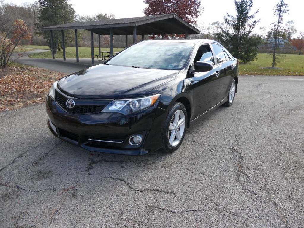 2014 Toyota Camry Image 1