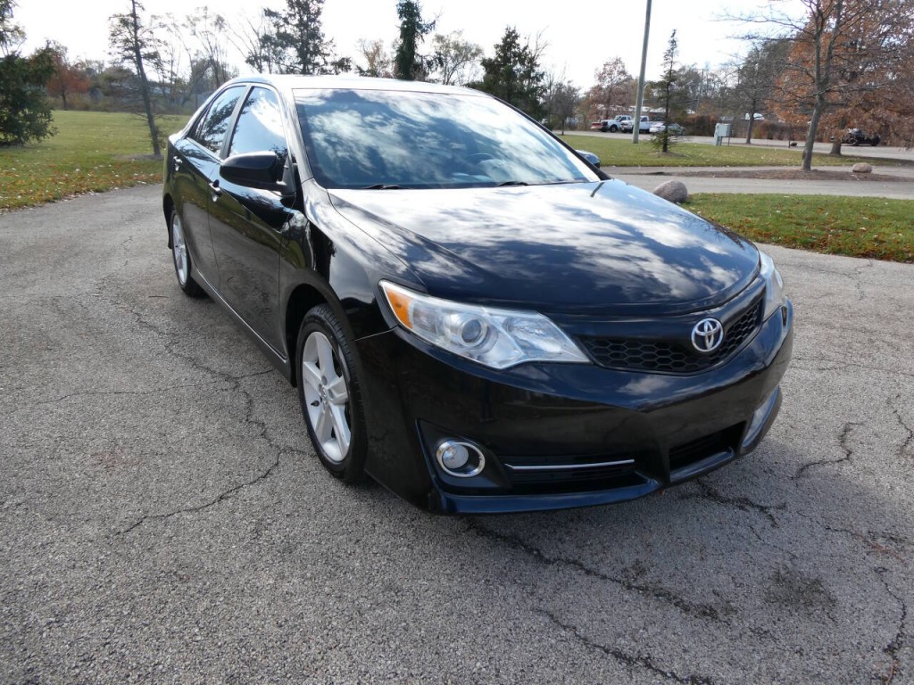 2014 Toyota Camry Image 3