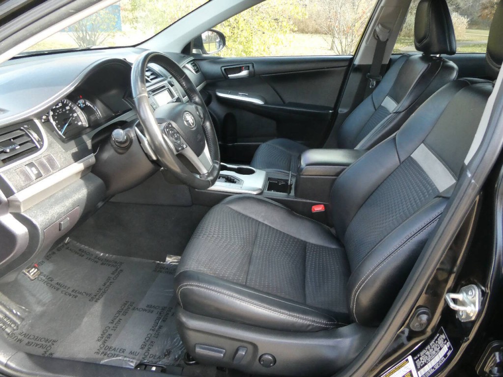 2014 Toyota Camry Image 7