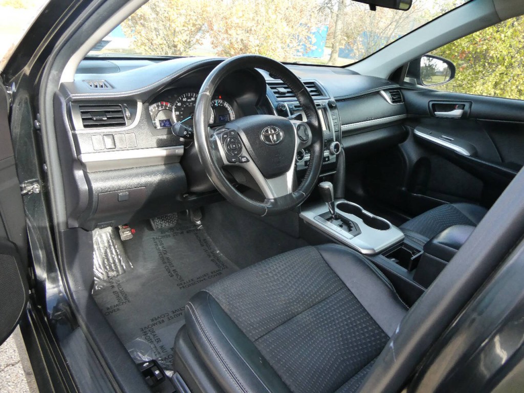 2014 Toyota Camry Image 8