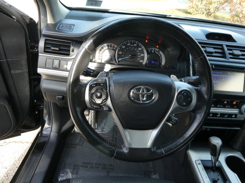 2014 Toyota Camry Image 9
