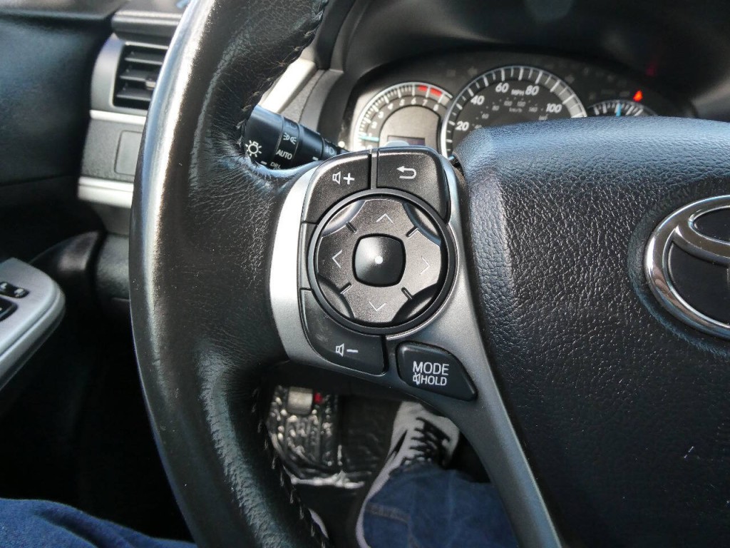 2014 Toyota Camry Image 10