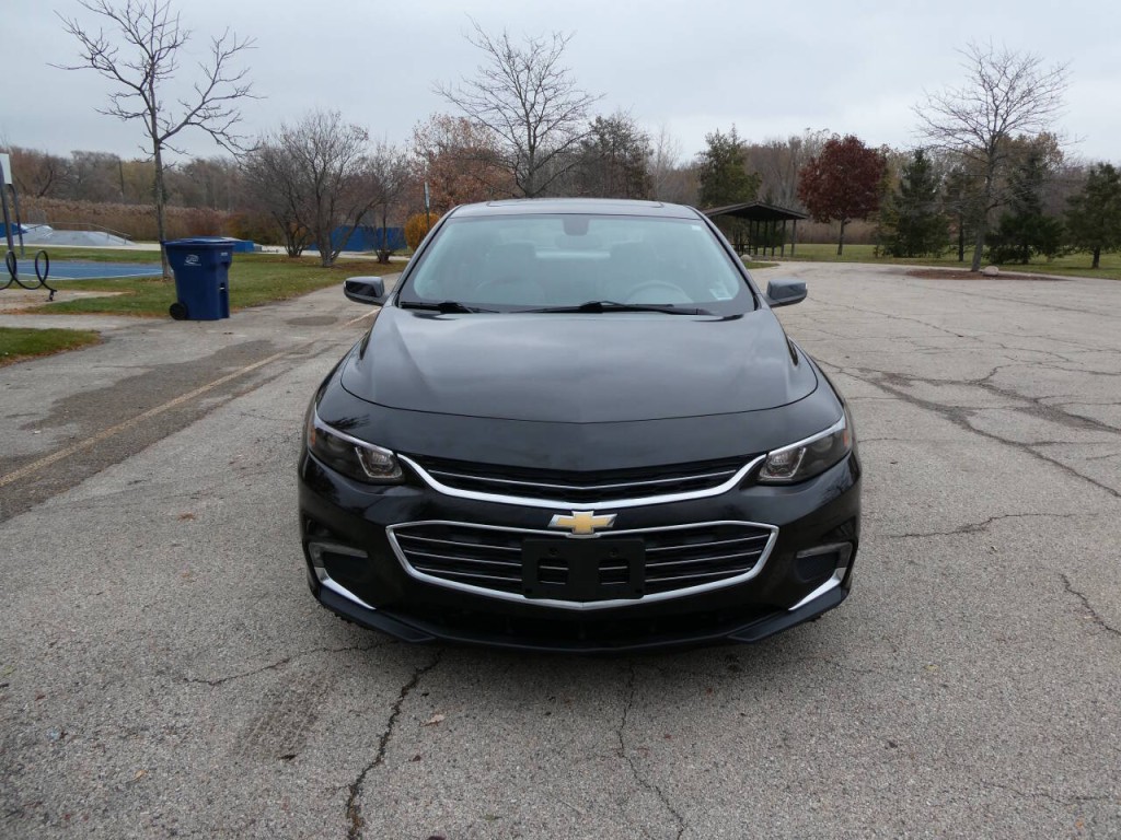 2018 Chevrolet Malibu Image 2