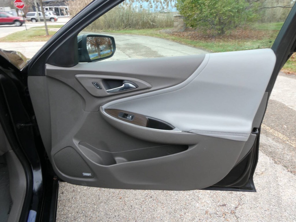 2018 Chevrolet Malibu Image 30