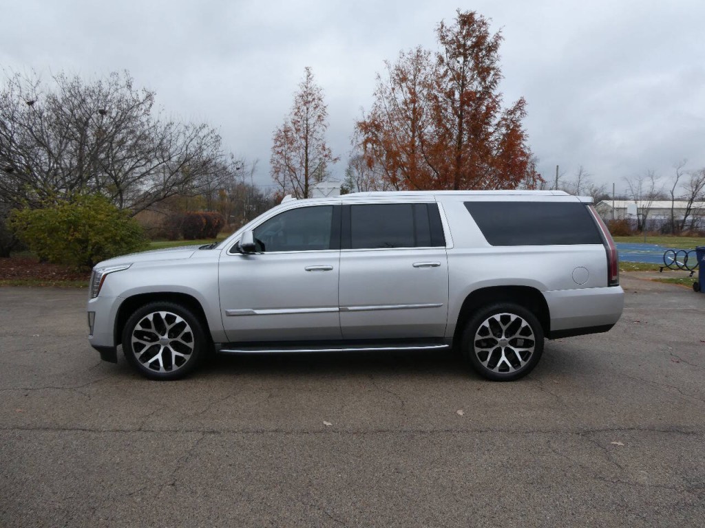 2015 Cadillac Escalade Image 8