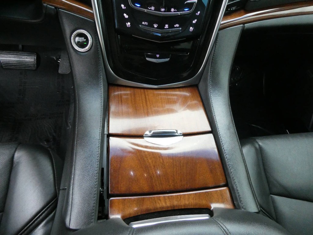 2015 Cadillac Escalade Image 19