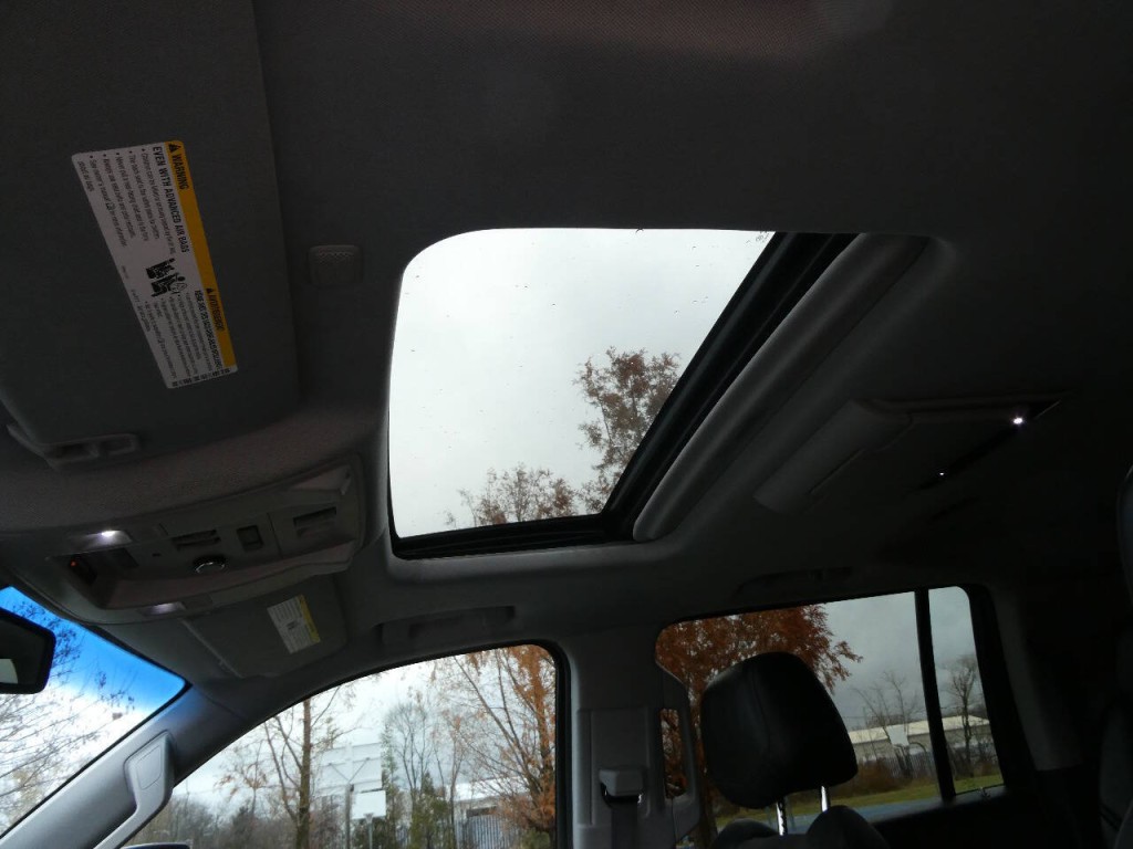 2015 Cadillac Escalade Image 25