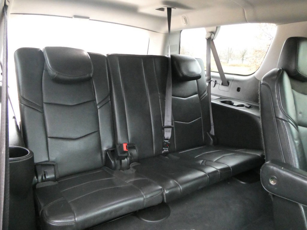 2015 Cadillac Escalade Image 32