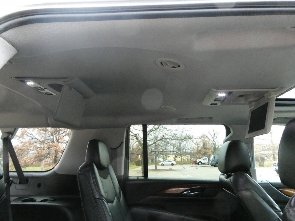 2015 Cadillac Escalade Image 33