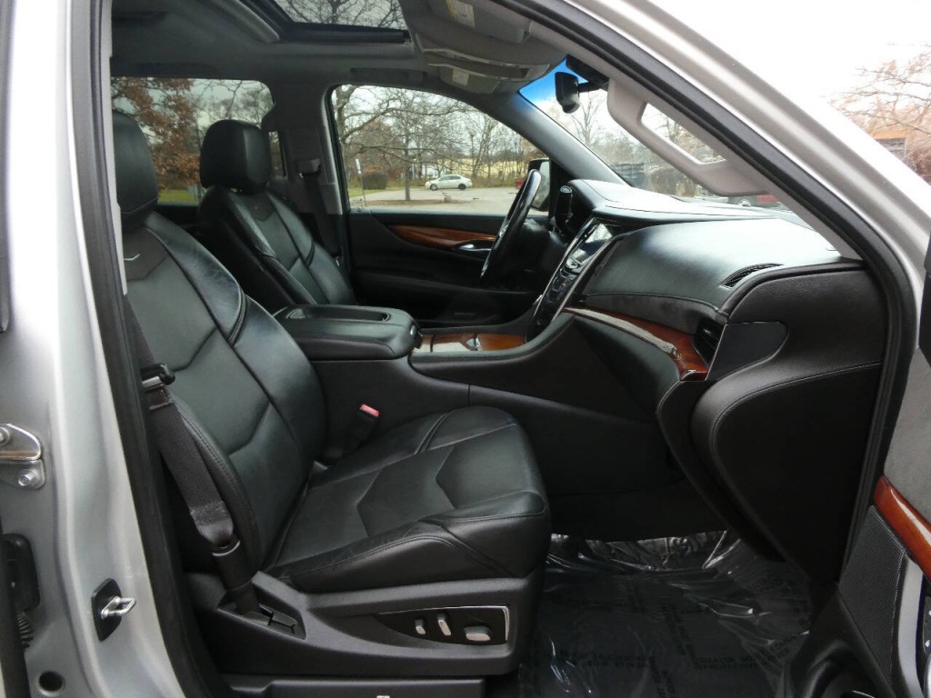 2015 Cadillac Escalade Image 35