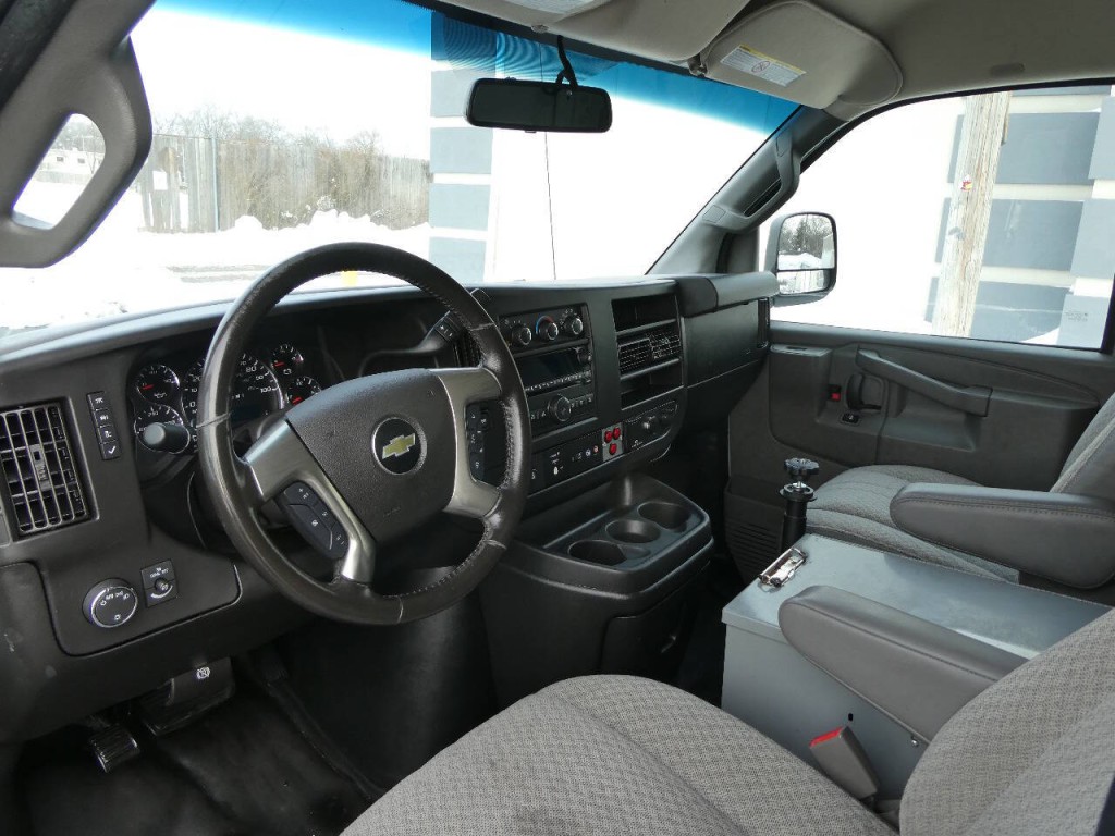 2018 Chevrolet Express Image 10