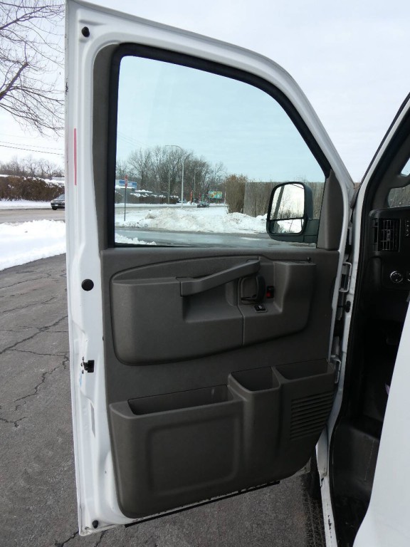 2018 Chevrolet Express Image 20