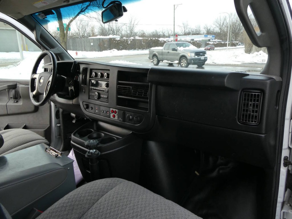 2018 Chevrolet Express Image 28