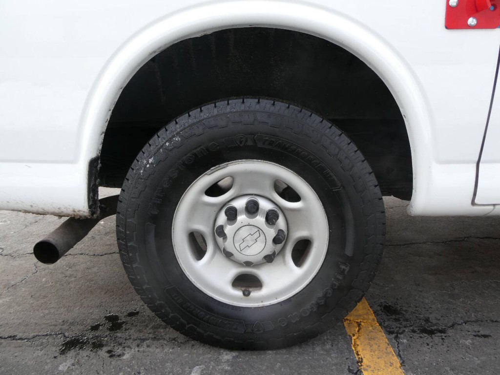 2018 Chevrolet Express Image 30