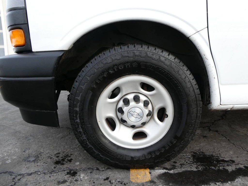 2018 Chevrolet Express Image 32