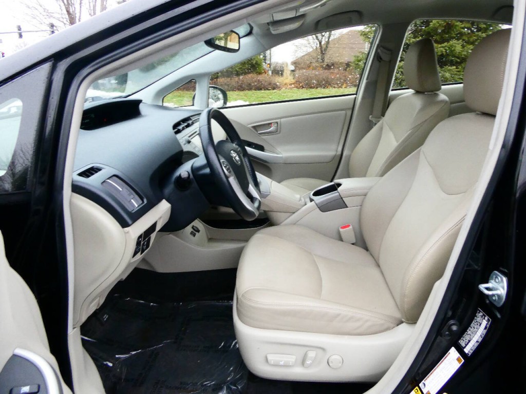 2015 Toyota Prius Image 9
