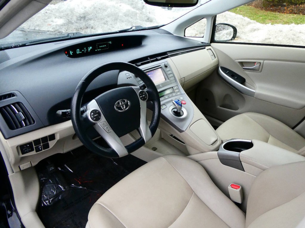 2015 Toyota Prius Image 10