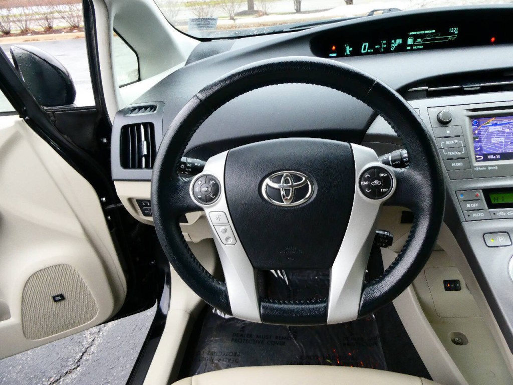 2015 Toyota Prius Image 11