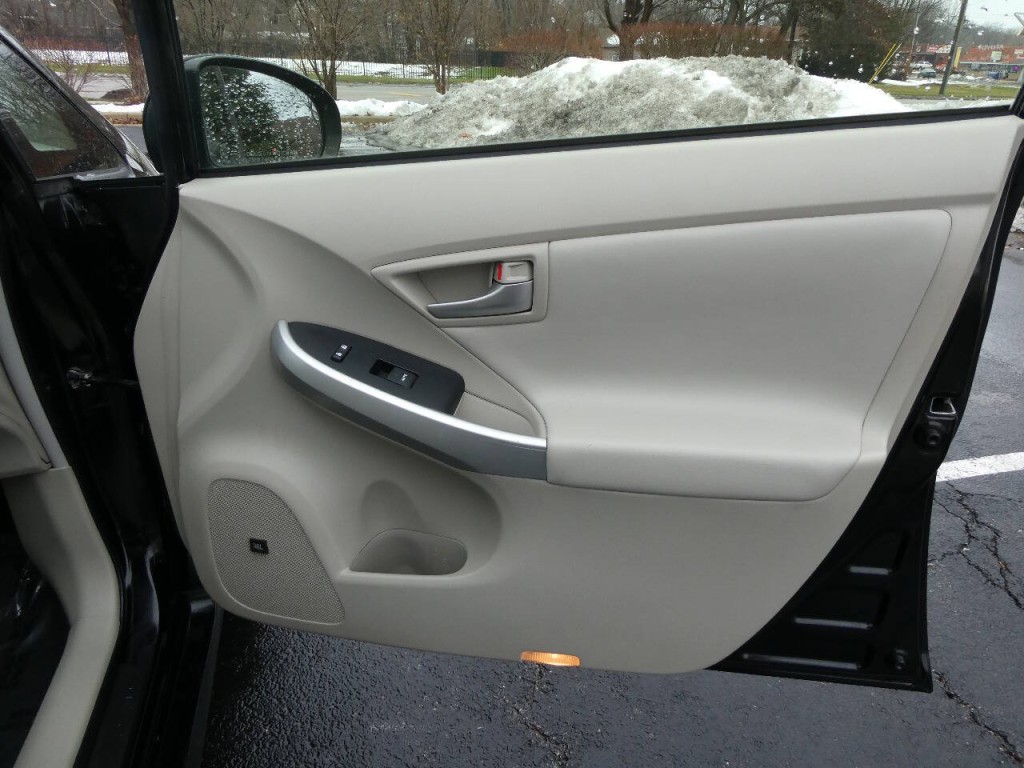 2015 Toyota Prius Image 30