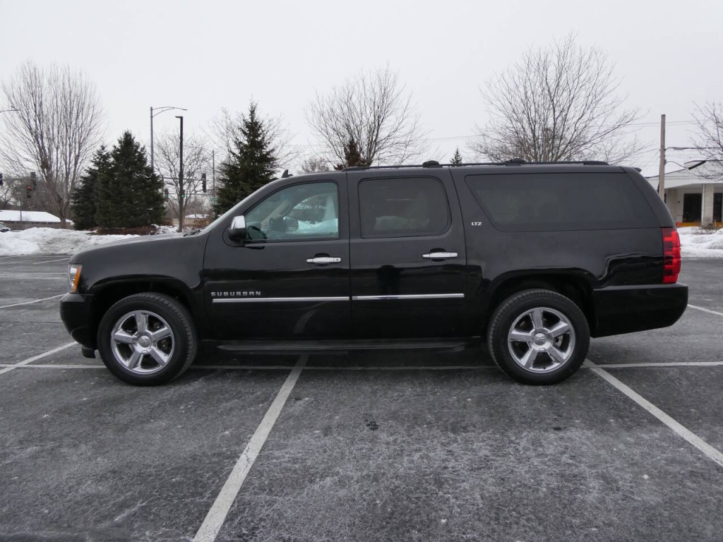 2013 Chevrolet Suburban Image 8