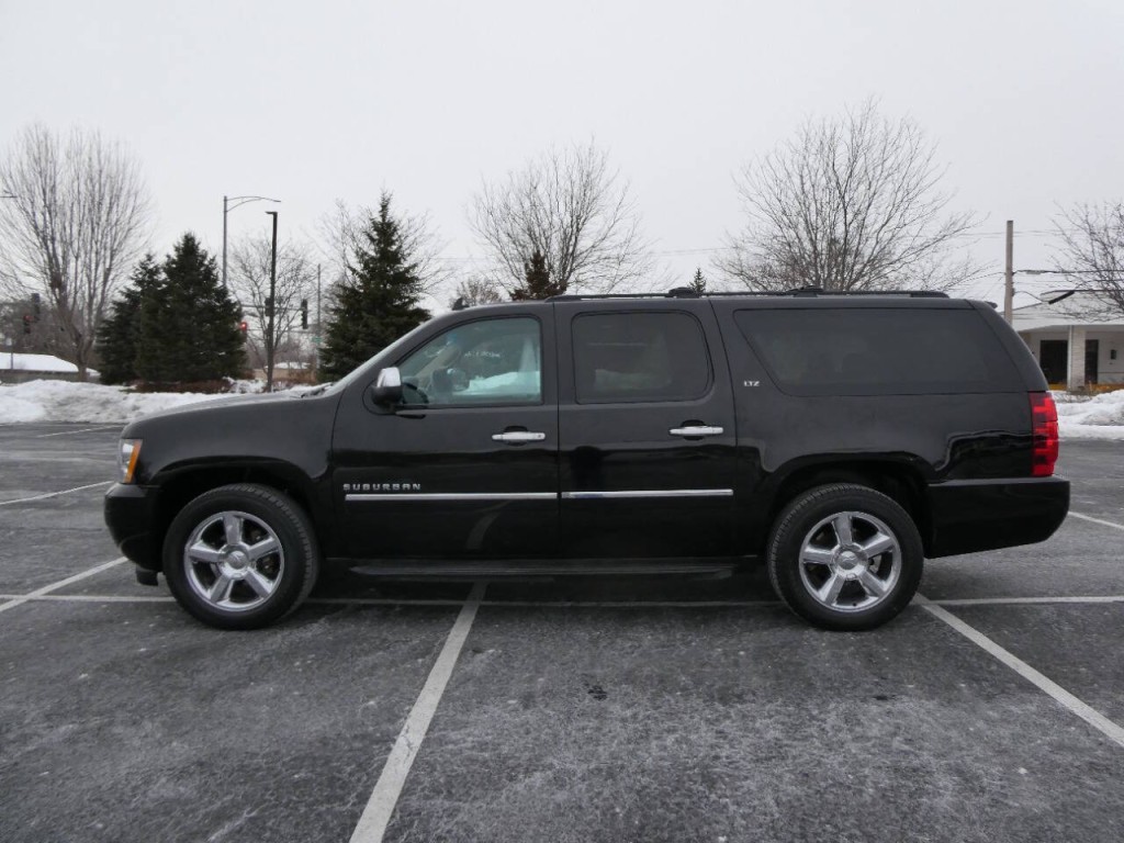 2013 Chevrolet Suburban Image 9