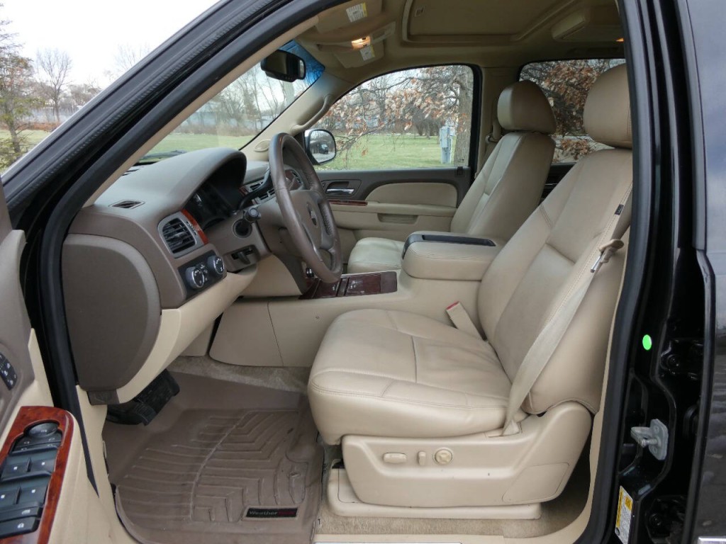2013 Chevrolet Suburban Image 10