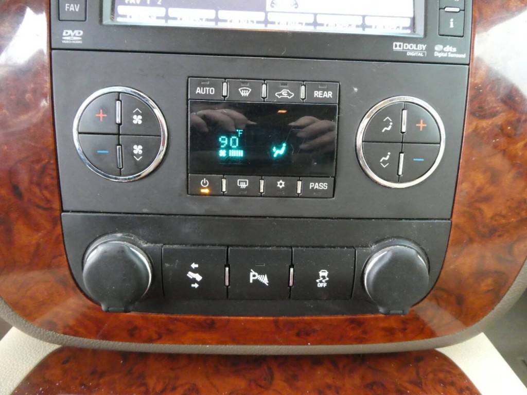 2013 Chevrolet Suburban Image 20