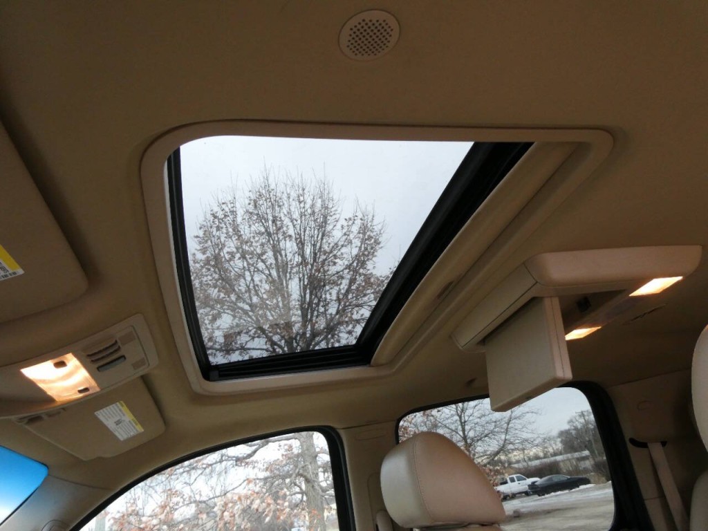 2013 Chevrolet Suburban Image 23