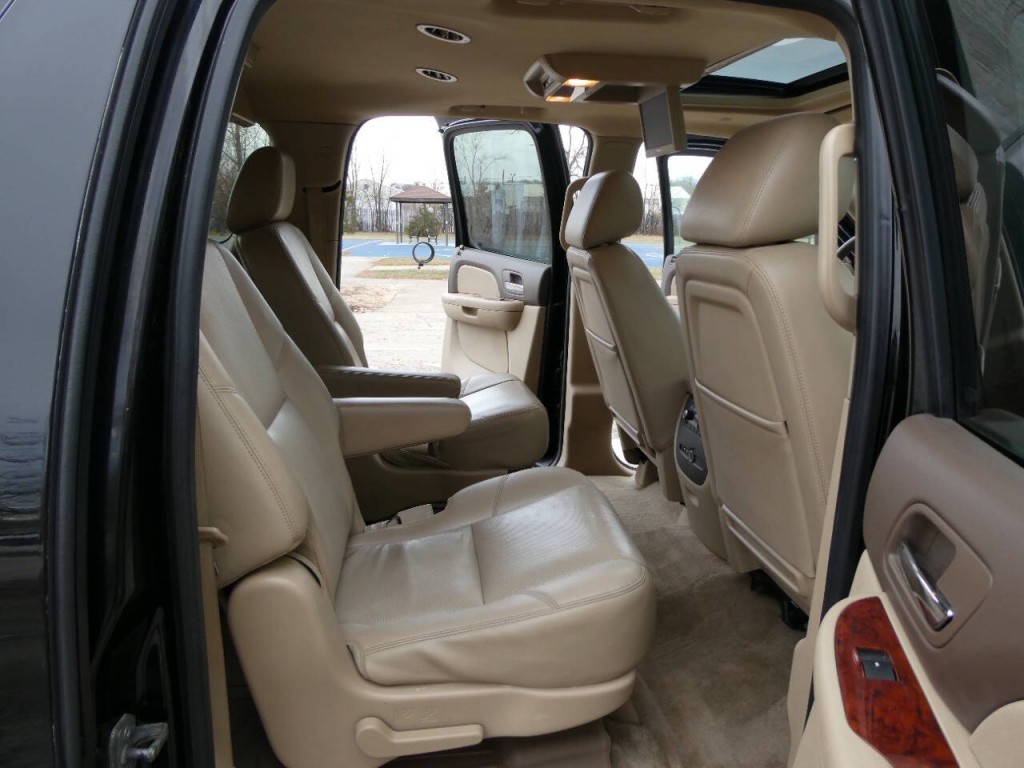 2013 Chevrolet Suburban Image 28